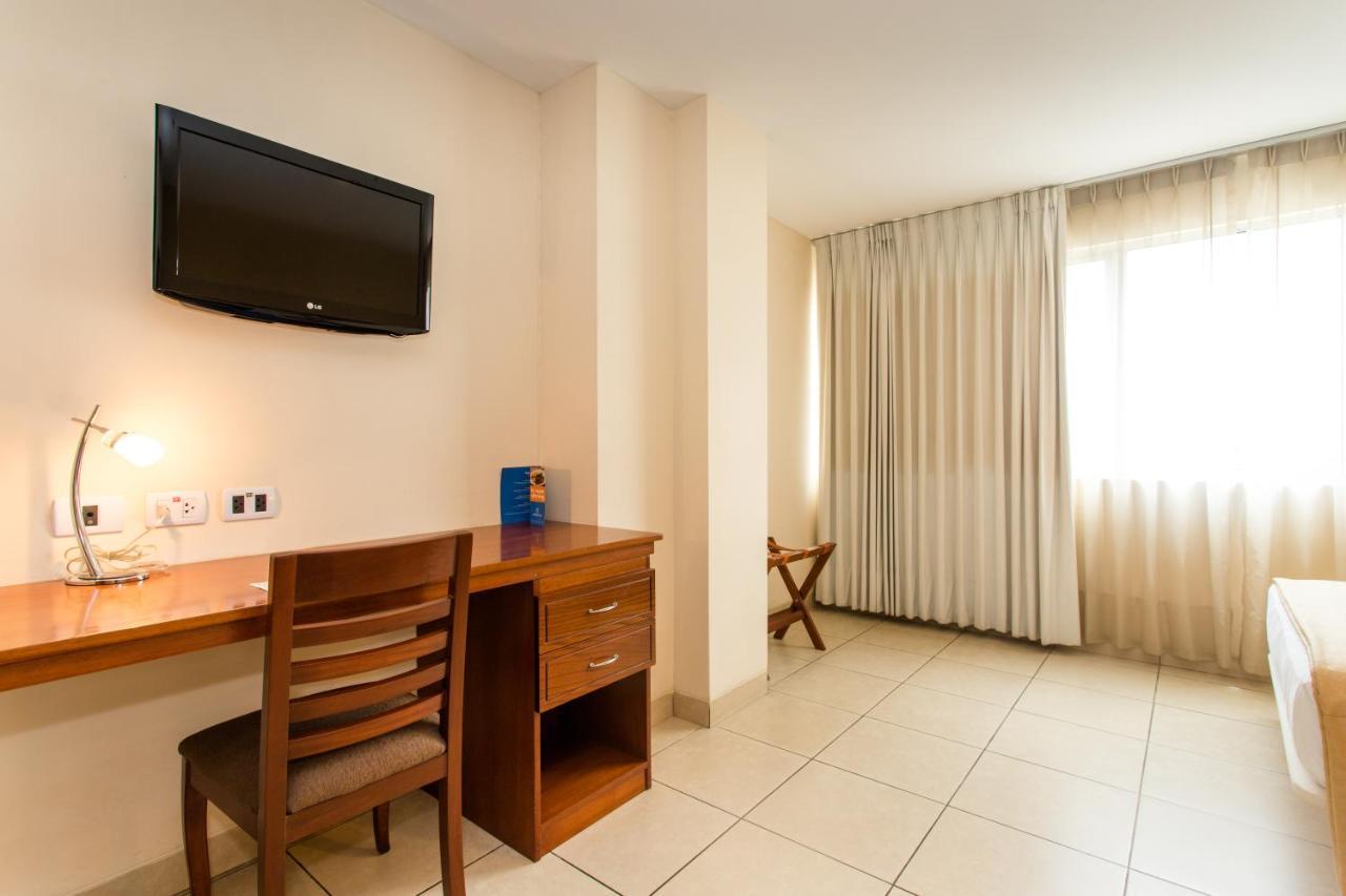 วินด์แฮม โกสตา เดล ซอล ปูกัยปา Hotel ปูคาลปา ภายนอก รูปภาพ A room at the hotel