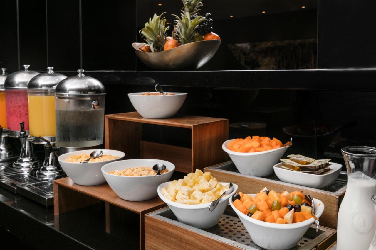 วินด์แฮม โกสตา เดล ซอล ปูกัยปา Hotel ปูคาลปา ภายนอก รูปภาพ A breakfast buffet